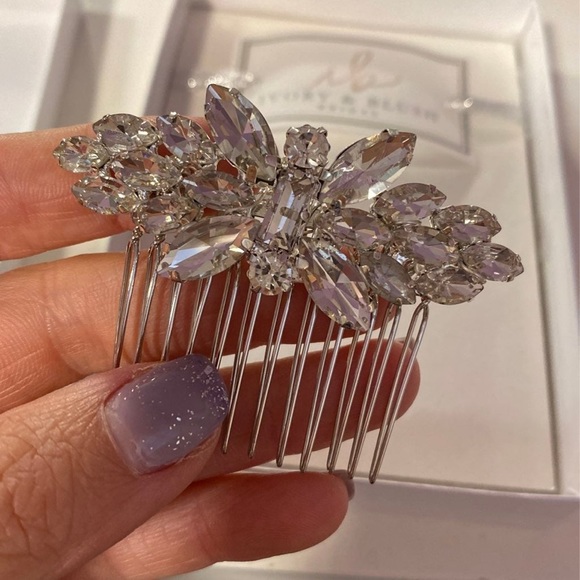 Rhinestone bridal hair comb - Picture 2 of 7
